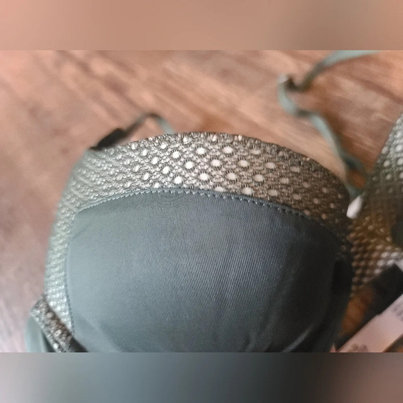 Victoria's Secret Green Tee Shirt Bra - Picture 2 of 9